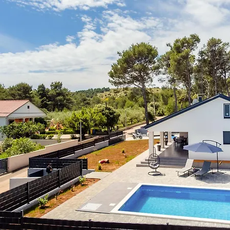 House Radovic With Pool Apartamento *