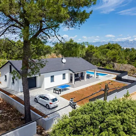 House Radovic With Pool