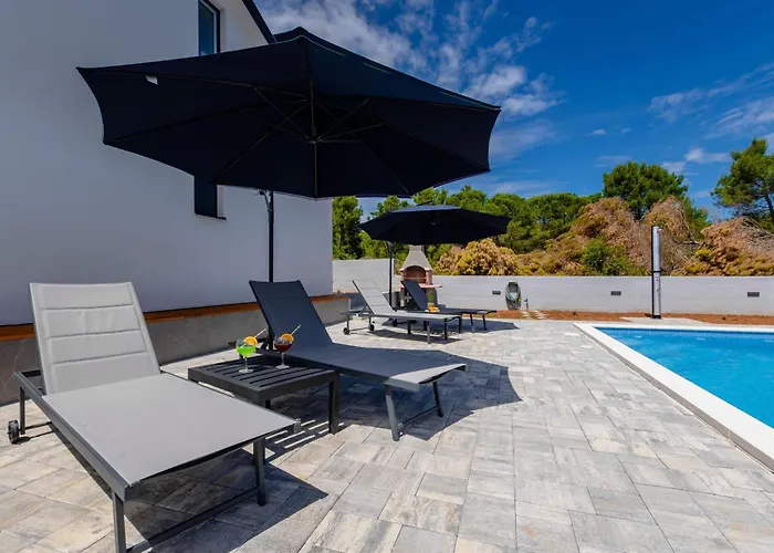 Apartamento House Radovic With Pool