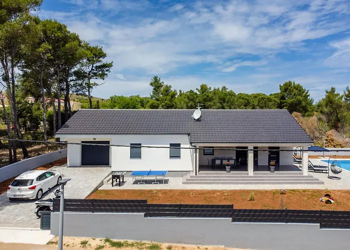 公寓 House Radovic With Pool