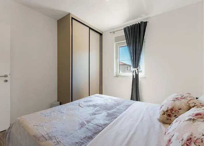 Apartamento House Radovic With Pool Vir