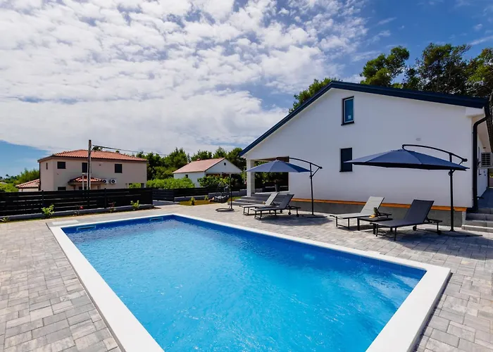 Apartamento House Radovic With Pool Vir