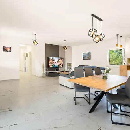 House Radovic With Pool Vir