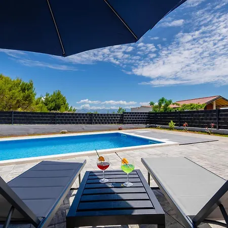 House Radovic With Pool Vir