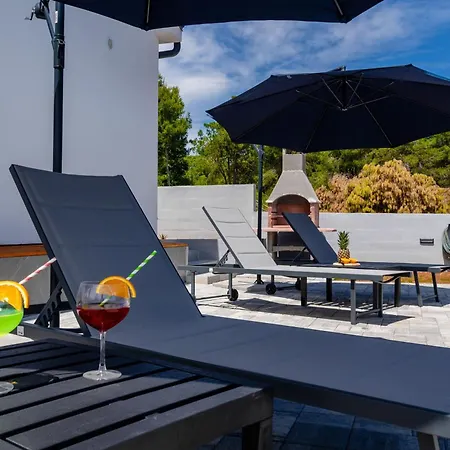 House Radovic With Pool Vir