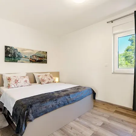 House Radovic With Pool