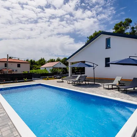 Apartmán House Radovic With Pool Vir