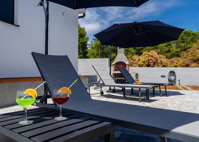 House Radovic With Pool Vir